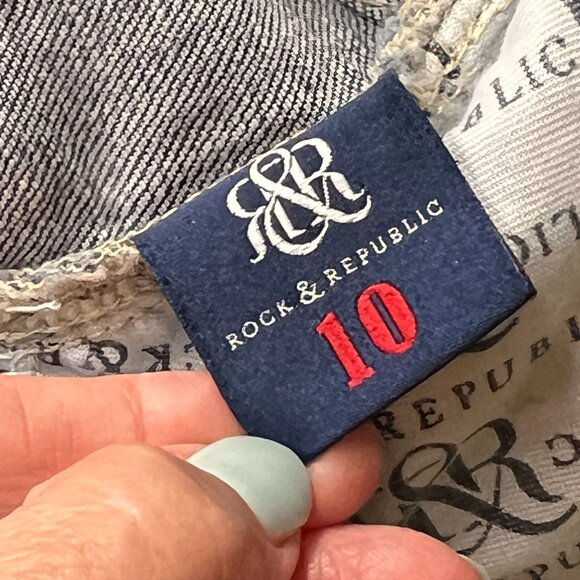 Rock & Republic Kendall Mid-Rise Jeans 10 Straight Leg Denim Button Flap Pockets - Picture 11 of 15